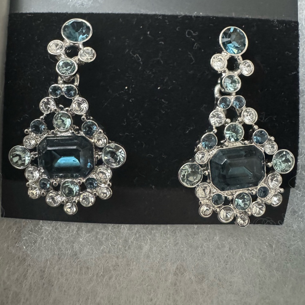 GIVENCHY (signed) gorgeous sparkly silver tone, blue stone dangle earrings. - Picture 3 of 5